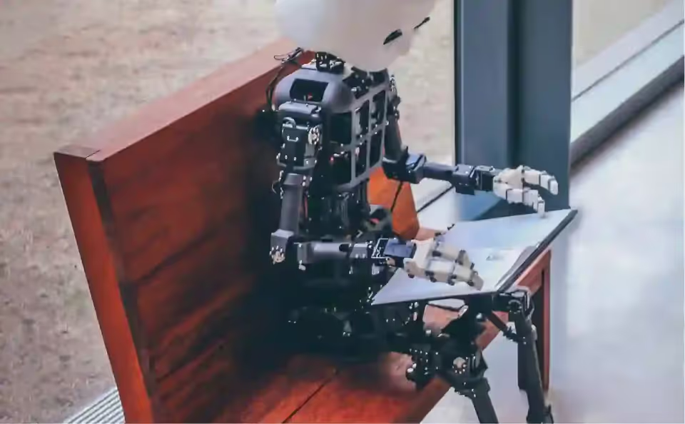 Transforming Classrooms: The Role of AI